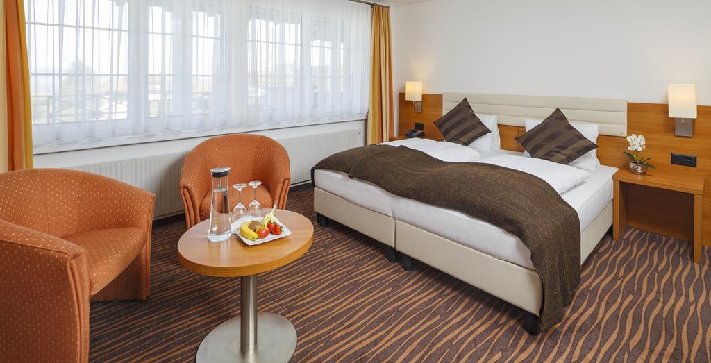 Seemoewe Swiss Quality Hotel Güttingen Quarto foto